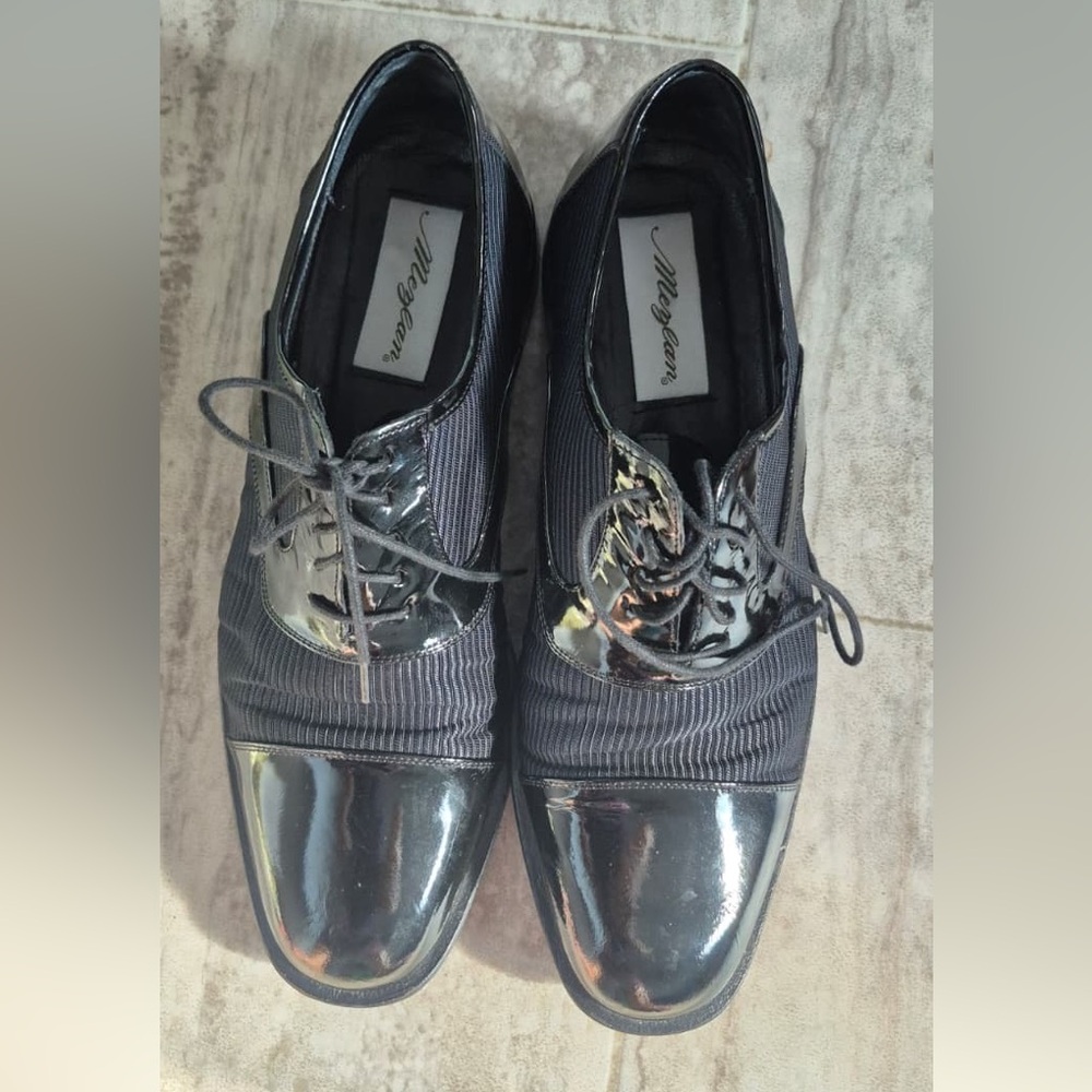 Elegant Black Patent Leather Men's Oxfords